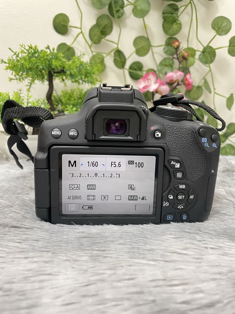 Canon Eos 750D WiFi com 18-55mm ebolsa