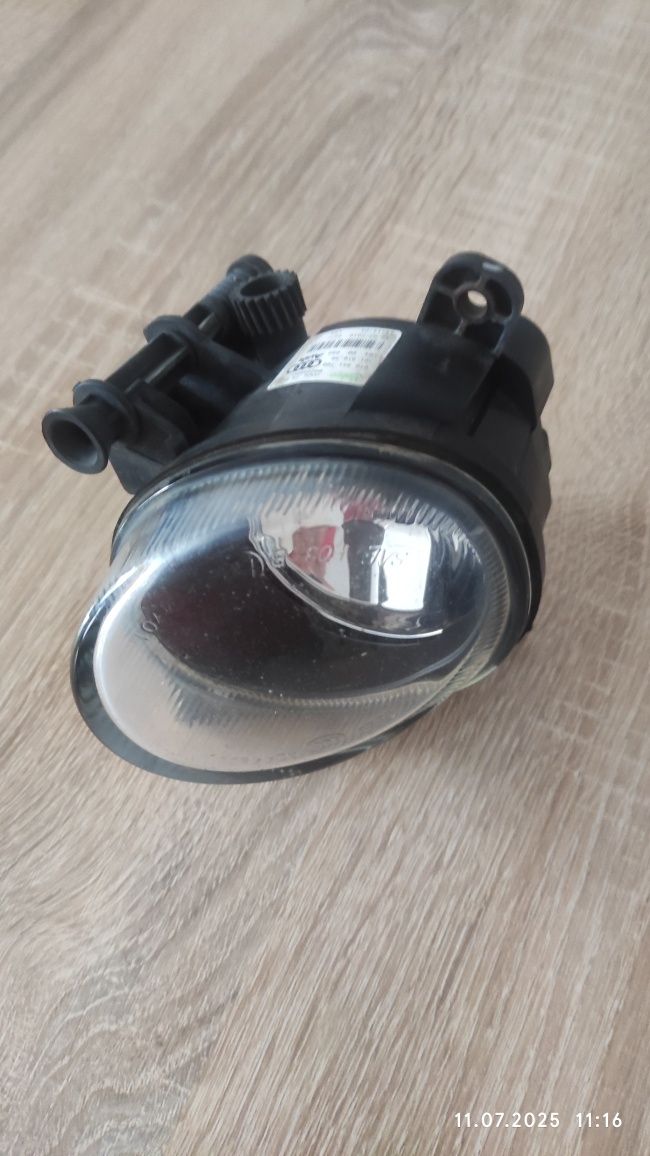 Halogen VALEO  prawy przód Audi A4 b8