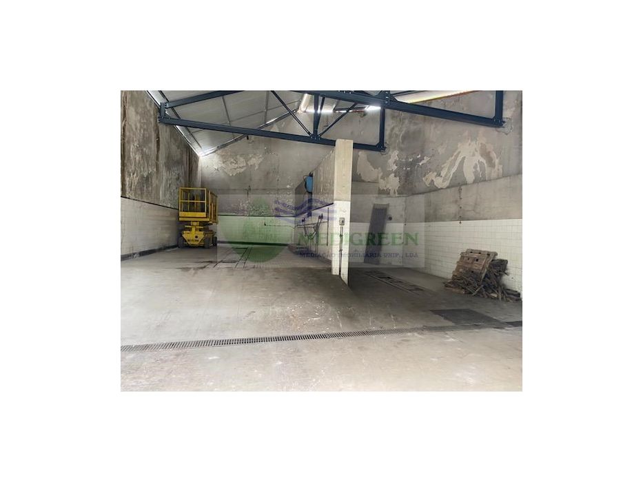 Estação De Serviço / Oficina Automóvel Com 2 Elevadores Cedrim