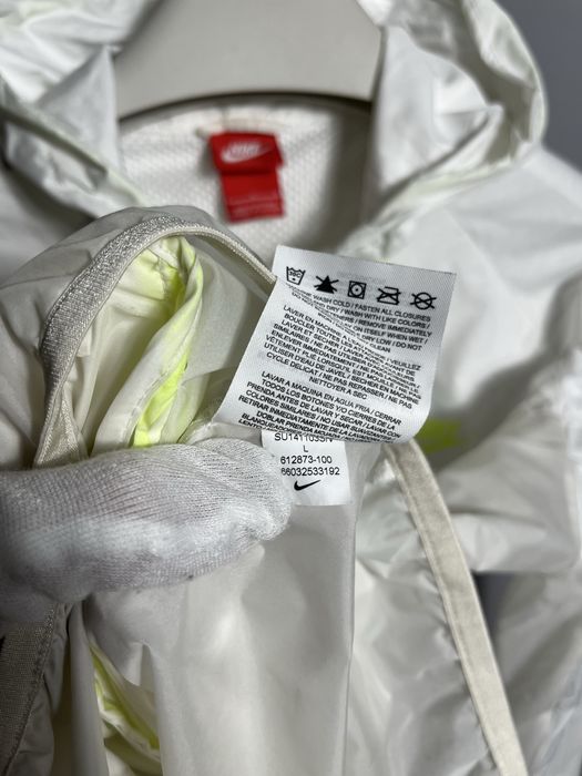 Чоловіча куртка вітровка для бігу Nike