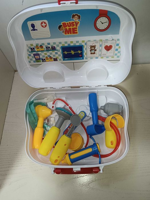 Різноманітні іграшки для дітей