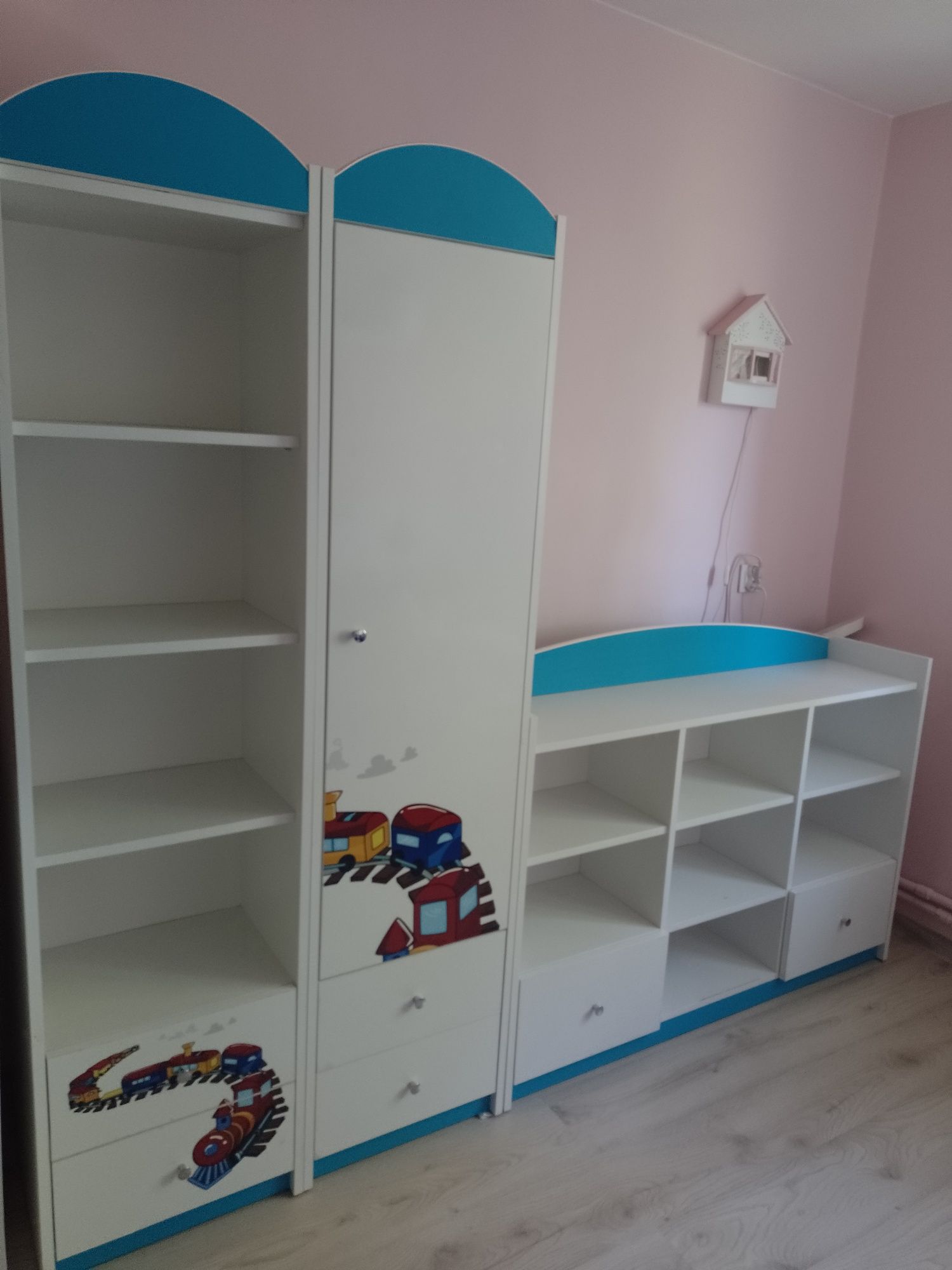 Sprzedam meble do pokoju dziecięcego