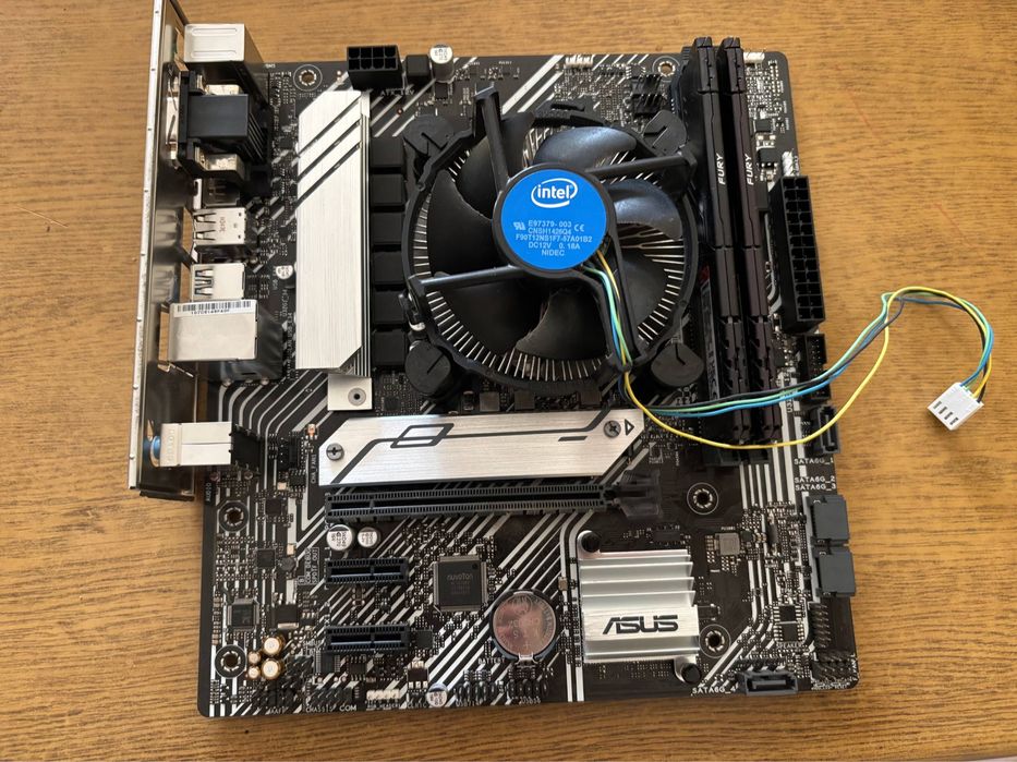 комплект з процесора i3 10100F, оперативної памʼяті Kingston Fury