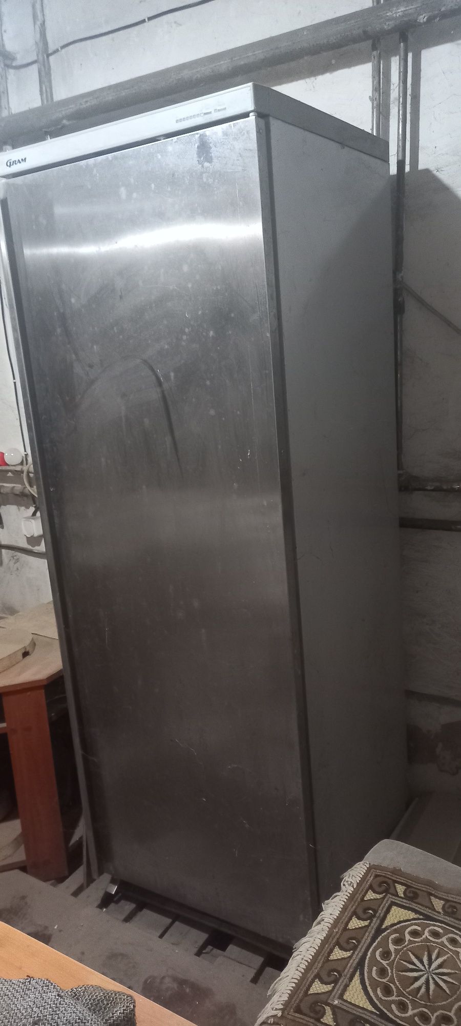 Продаю морозильную камеру