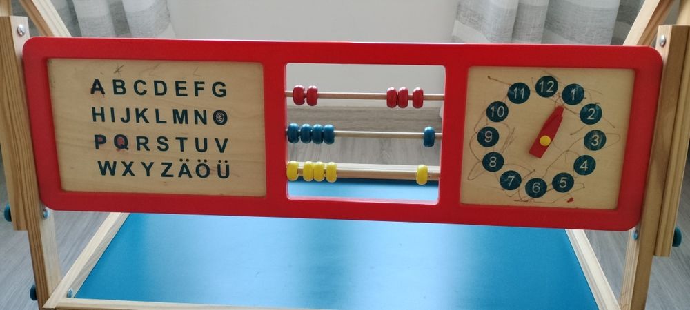 Brinquedos de madeira  montessori-cavalete interativo