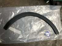 VOLVO XC40 ABA GUARDA LAMAS TRAS ESQUERDO - GL093