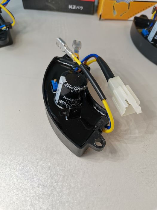 AVR генератора регулятор напруги 2-3,5кВт напряжения