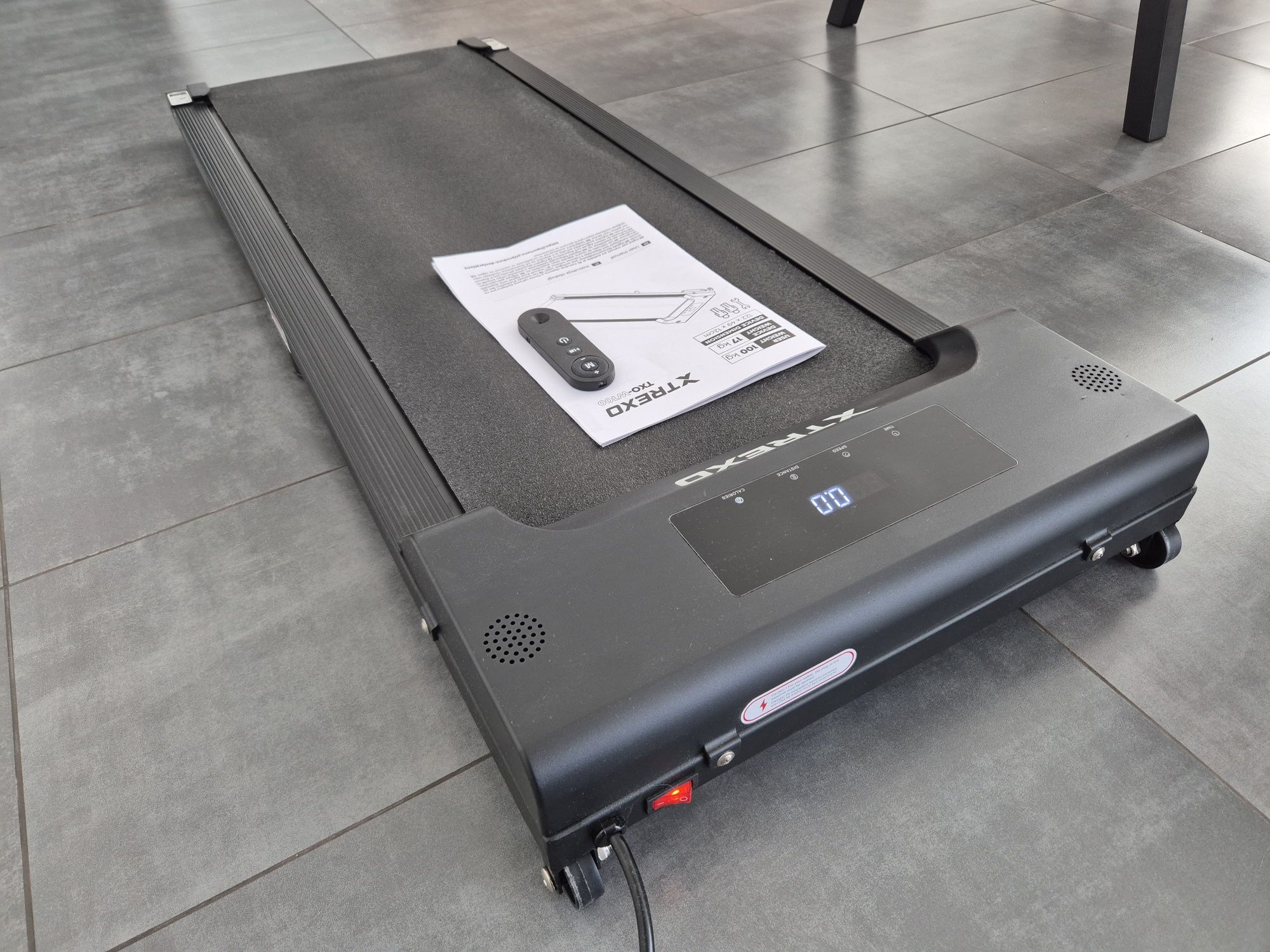Бігова доріжка електрична TREXO Walking Pad W100 чорний (TXO-W100)