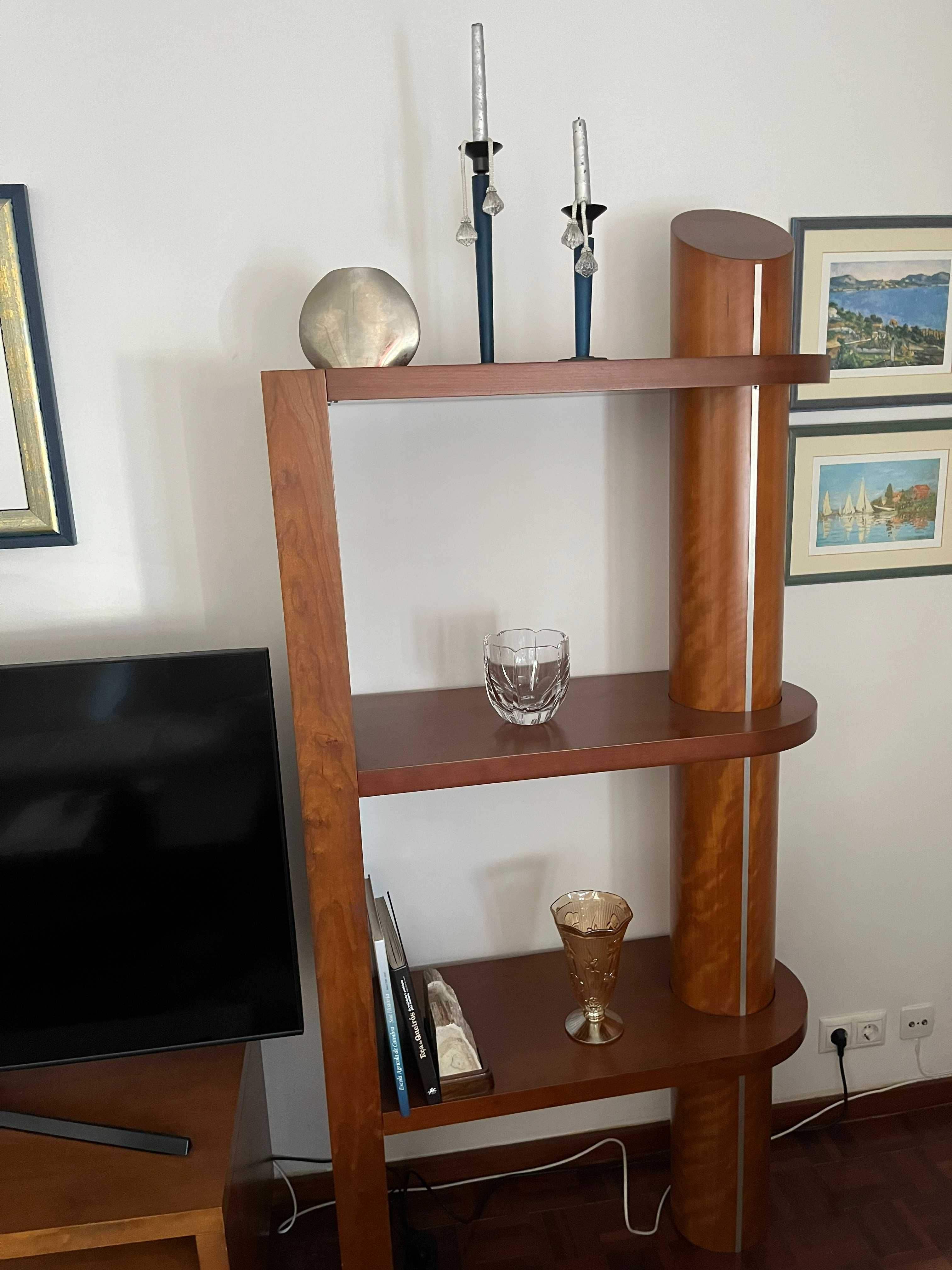Móvel de sala em cerejeira - estante, cristaleira/bar e bas de TV