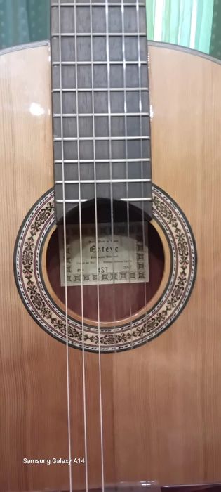 Guitarra  Classica marca  Esteve