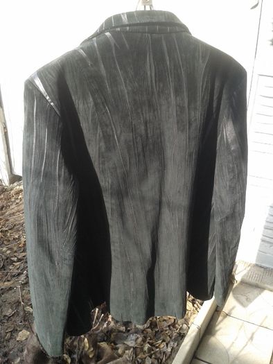 Пиджак женский кожаный оригинальный, курткаю Размер 50.