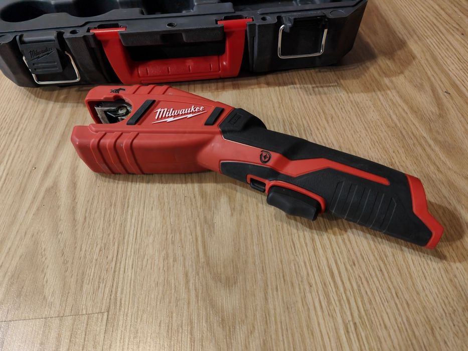 Maszyna do cięcia rur Obcinacz Milwaukee