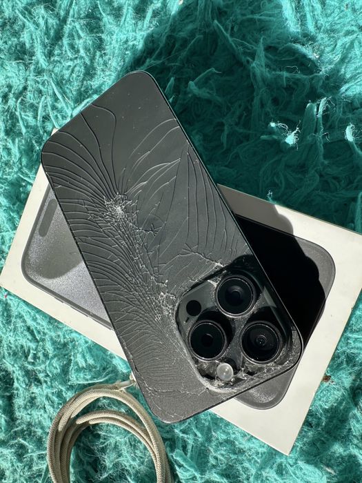 iPhone 15 PRO zbita klapka! 91% baterii