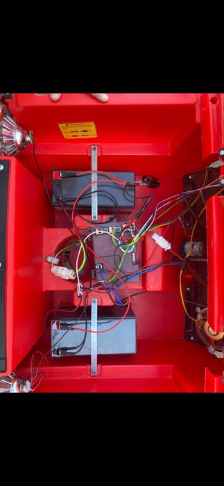 Дитяча машинка джип  з двигуном 4*45