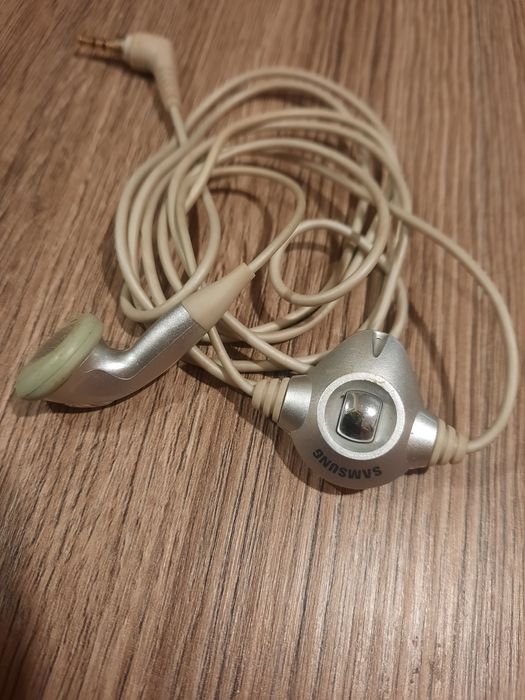 Наушники оригинал Samsung и Nokia