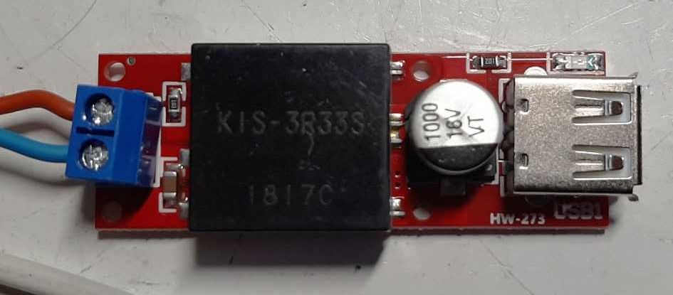 KIS-3R33S - Перетворювач понижуючий 12V / USB 5V 3A  для  телефону.