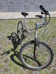 Bicicleta BTT com Suspensão