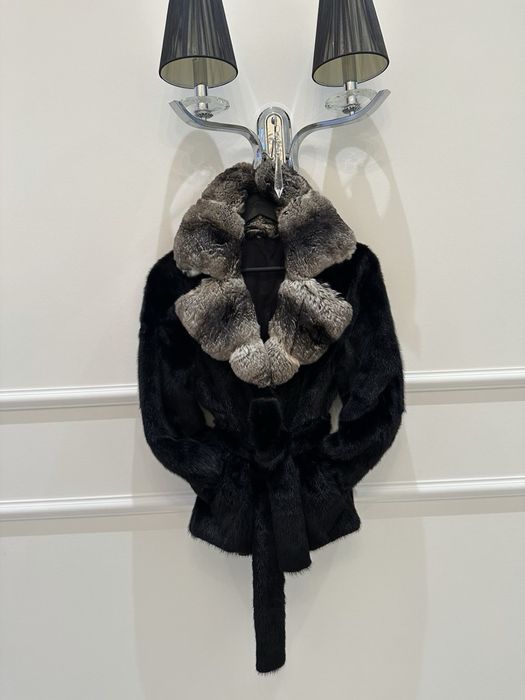 Норкова шуба з коміром із шиншили