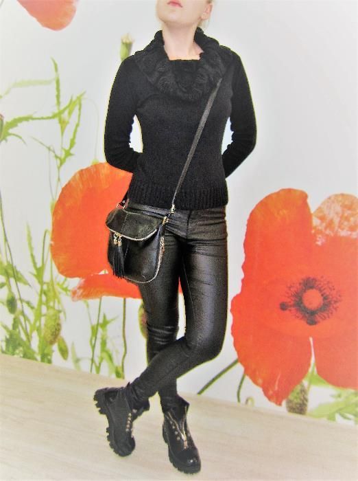 Свитер джемпер H&M черный с хомутом