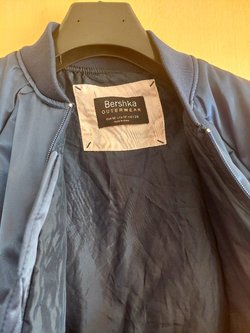 Blusão  Bershka Tamanho M CTT grátis