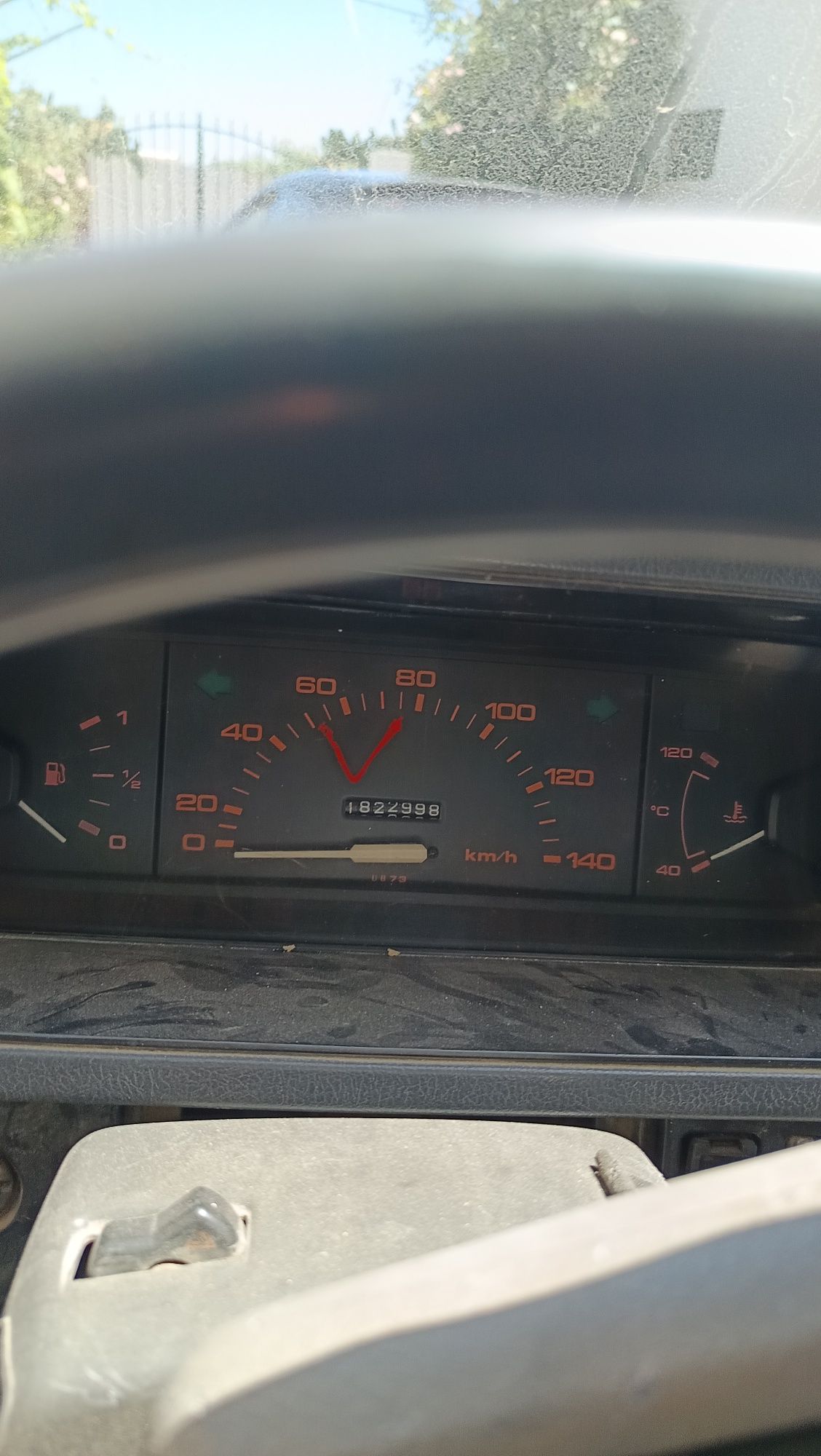 Mazda B 2200 pick-up com caixa aberta