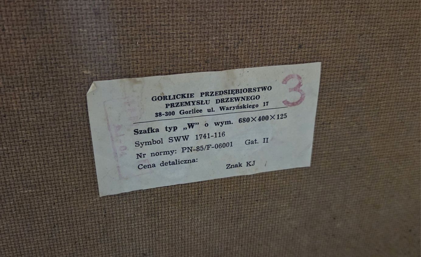 Wisząca szafka łazienkowa z lustrem