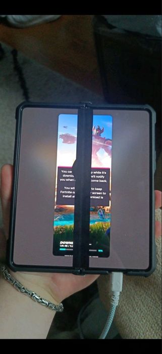 Samsung Galaxy z fold 4 внутрішній дисплей дефект