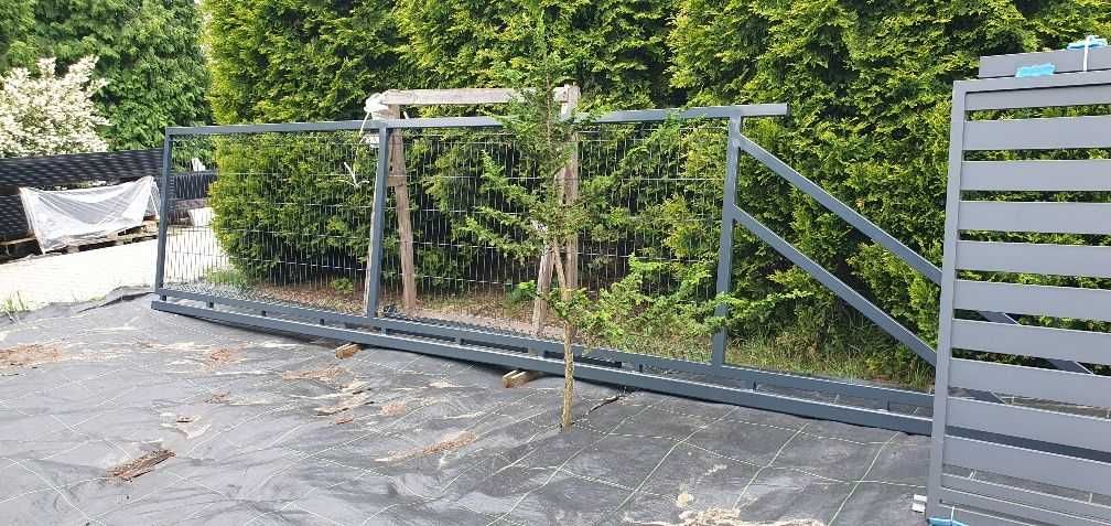 Brama panelowa przesuwna szer 5 m wys. 1,5 m antracyt