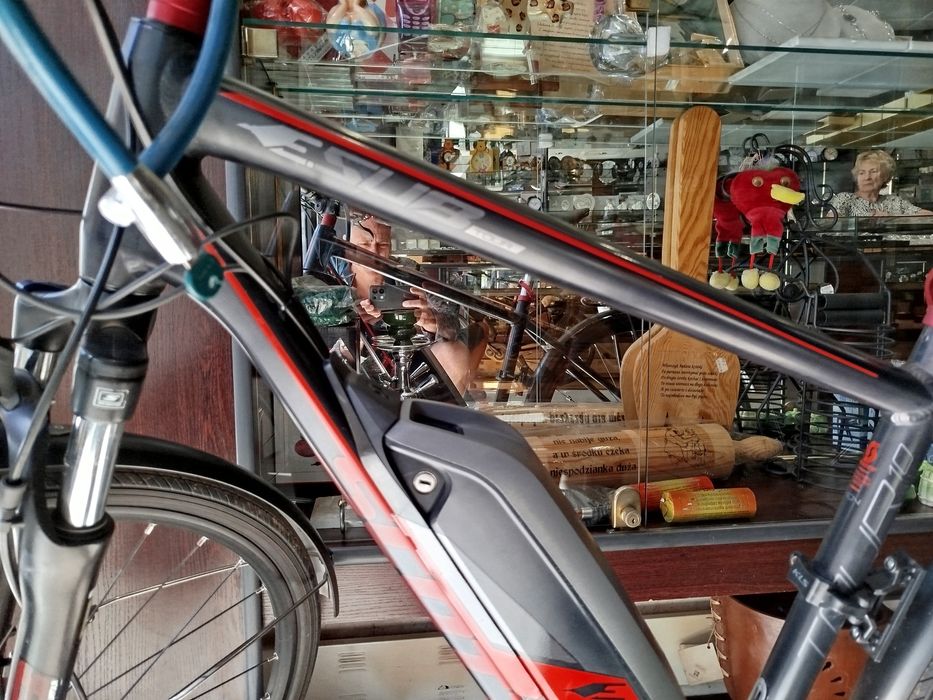 Rower Scott elektryczny z silnikiem Bosch