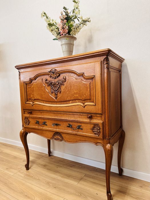 Zadbana komoda ludwikowska / barek na smukłych nóżkach :)