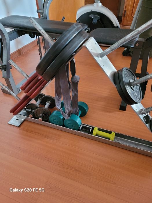 Equipamento de musculação, treino
