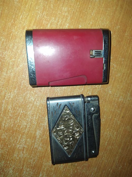 Isqueiros antigos marca Hestya e Ronson