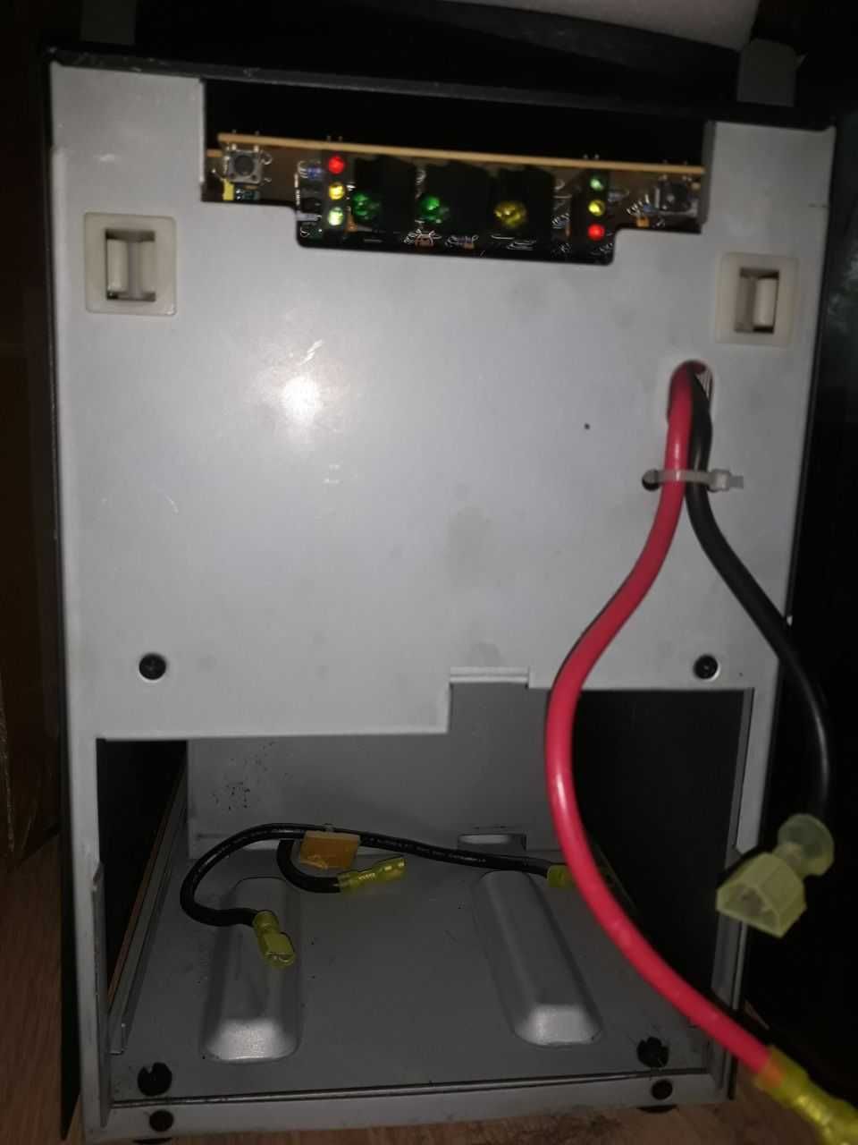 Безперебійник UPS HP T1000 G2 без 2 батарей. Правильна синусоїда синус