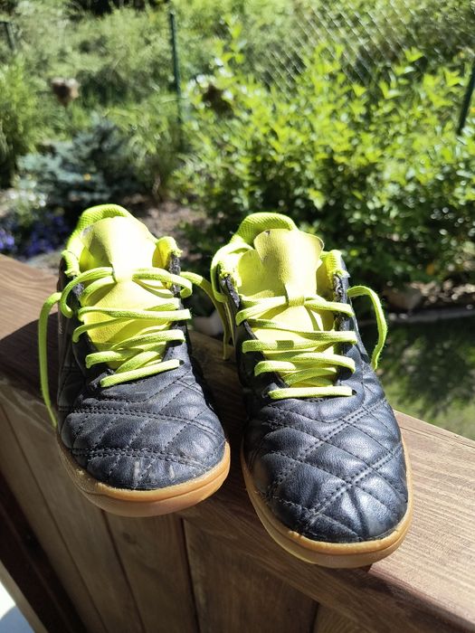 Buty halowe kipsta r.33 chłopięce