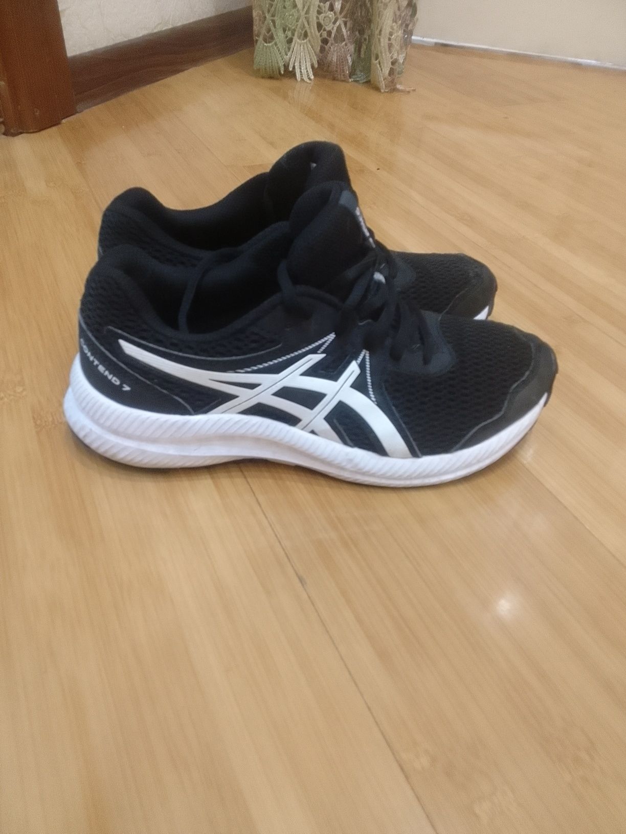 Кросівки asics розмір37.5