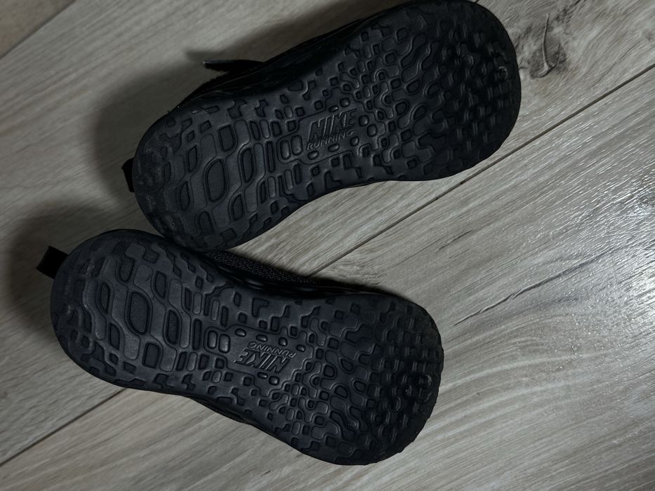 Nike Revolution дитячі кросівки 25 розмір