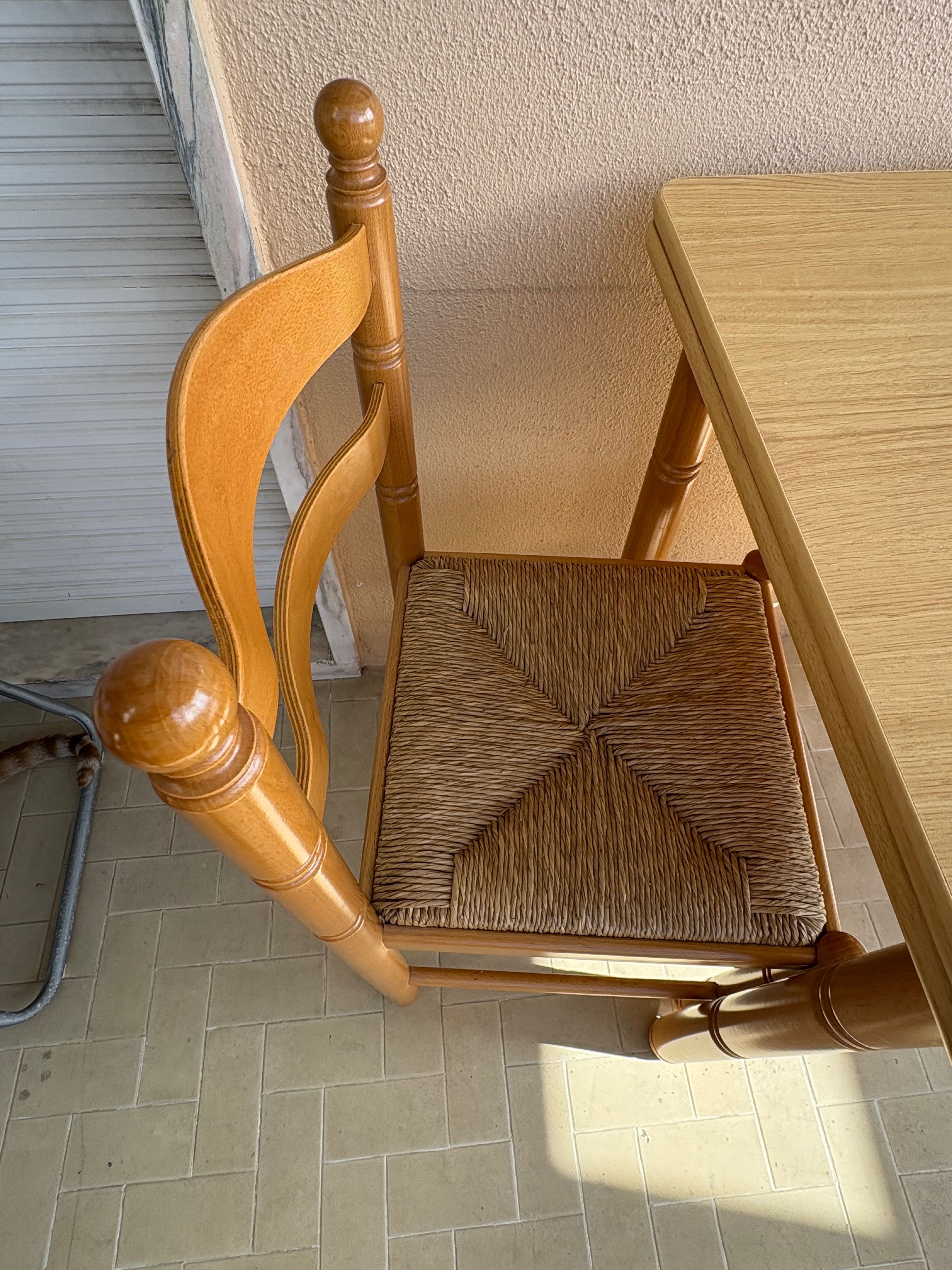 Mesa de comedor amplia