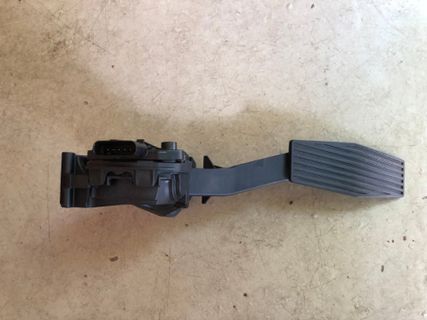 Педаль газу на Оpel Astra