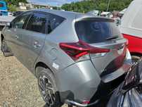 Toyota Auris 1.8 hybryda 2016 Francja / uszkodzony