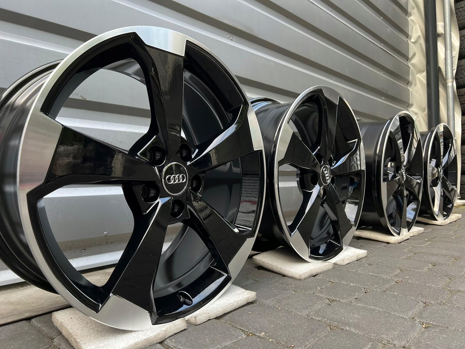 ORYGINALNE Felgi Audi 19 RS3 S3 A3 A4 A6 A8 Q3 TT