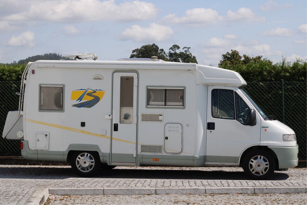 Autocaravana Perfilada Burstner com motor 2.8