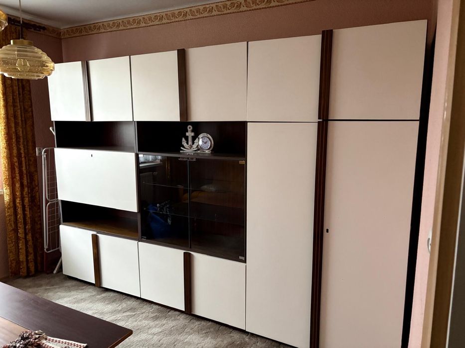 Mebloscianka PRL w jasnym kolorze - ma barek!;)