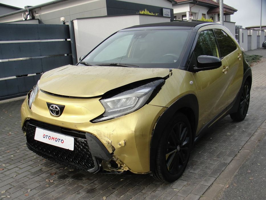 Toyota Aygo X Unikatowa Wersja z Otwieranym Dachem w Automacie