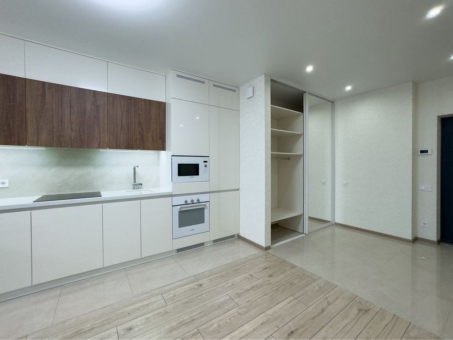 Продам 2 кімн.кв-ру-студію ЖК Новопечерська Вежа