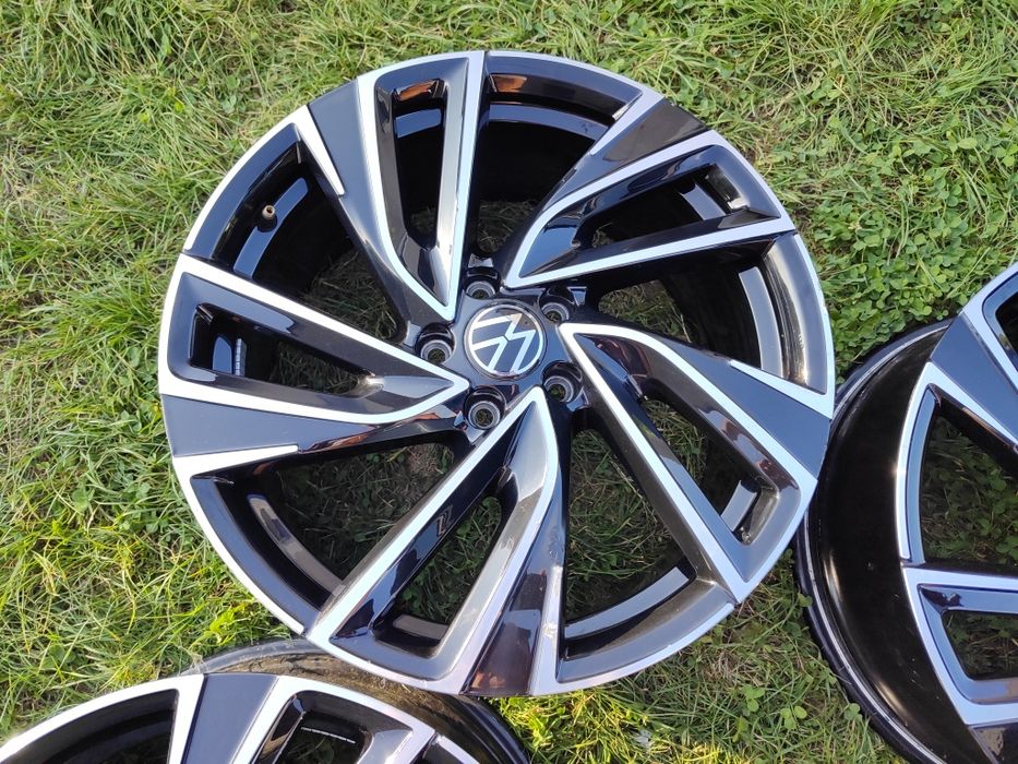 Felgi Volkswagen Golf 8 GTI GTD R 5x112 R19 OE Borbet