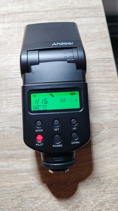 Flash Universal marca Andoer GN40 novo a estrear