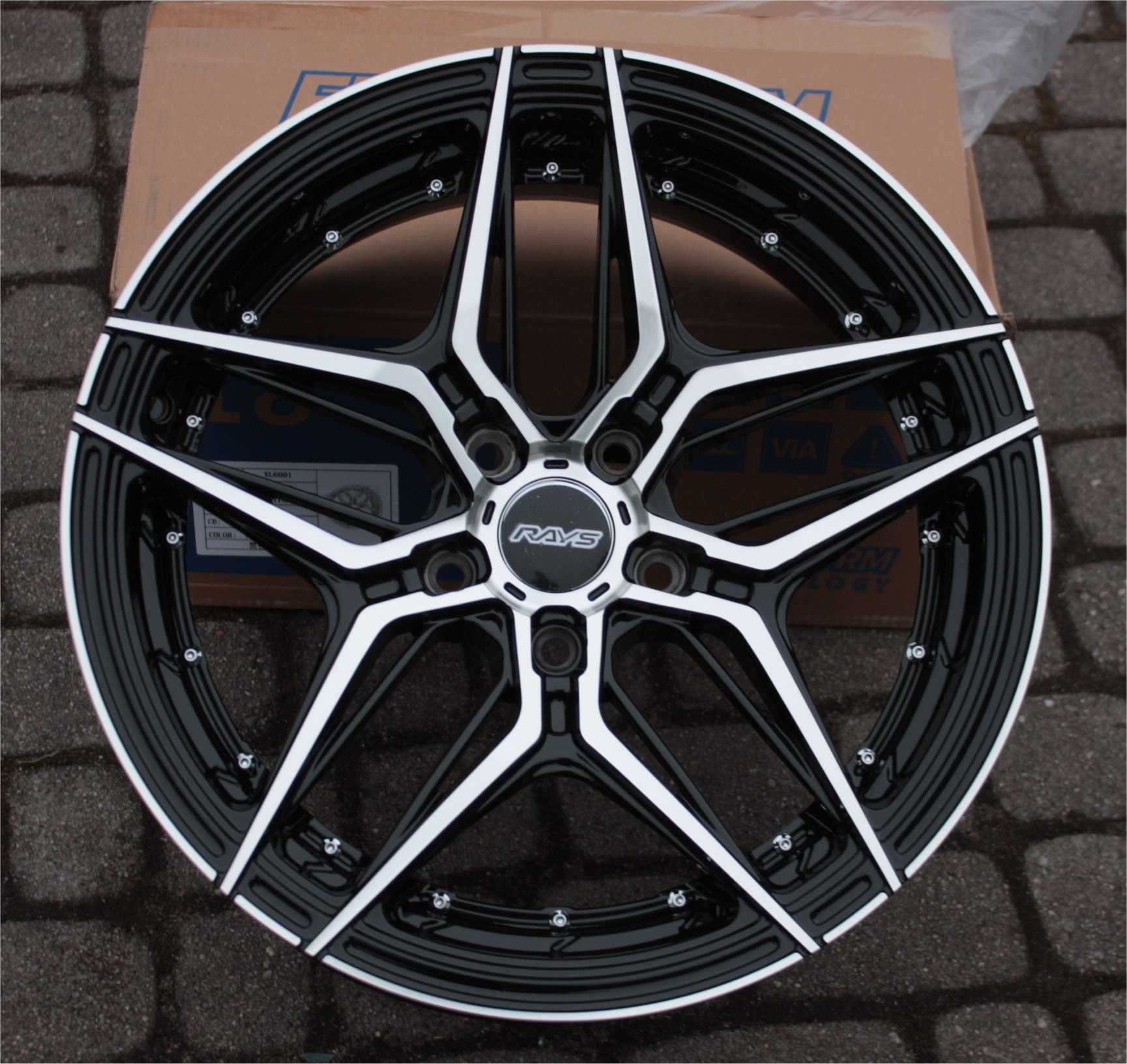 Nowe felgi aluminiow 18 5x114,3 Ford Mustang Tesla Citroen C4 Aircross