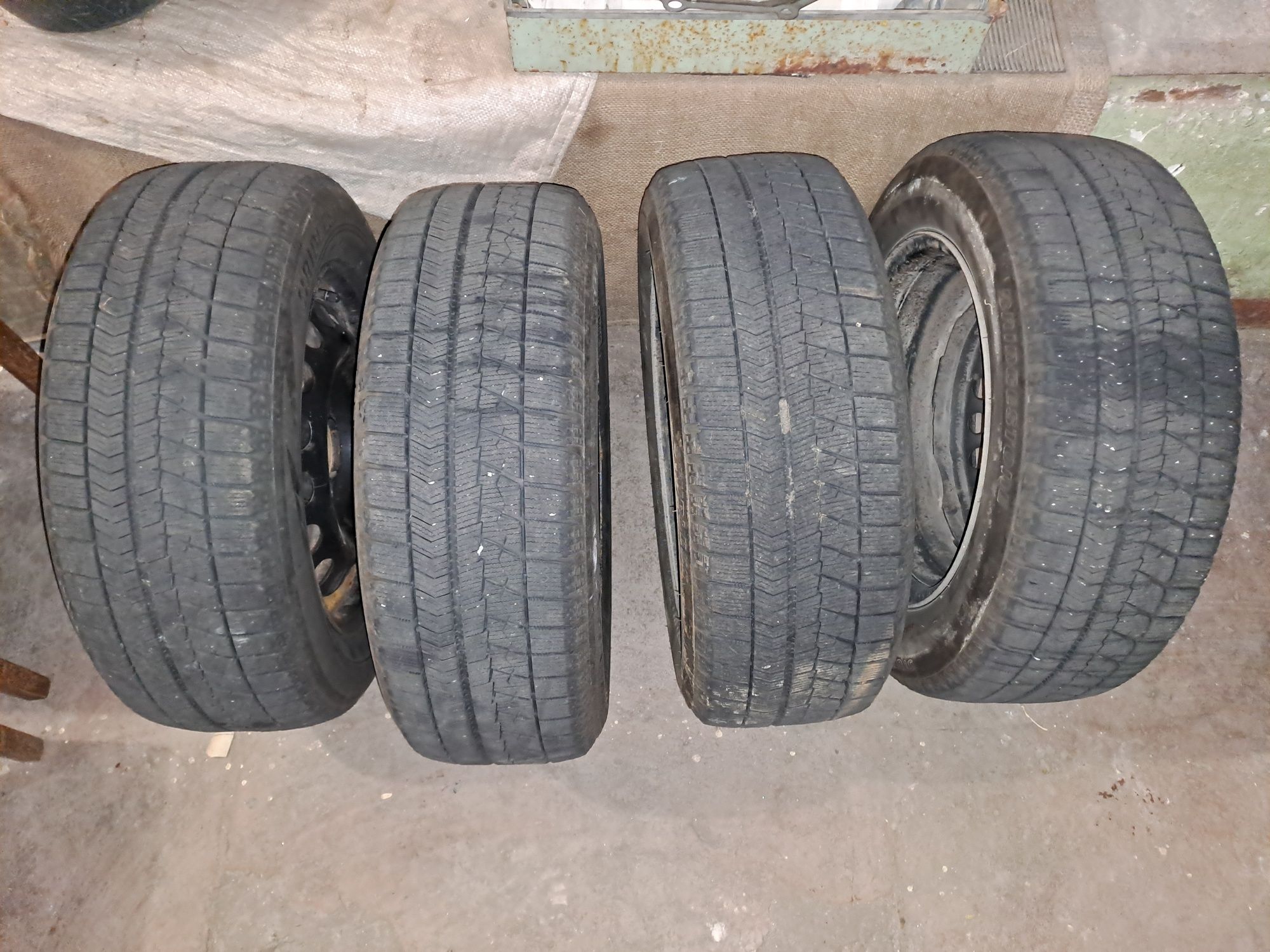 Продам зимові шини Bridgestone Blizzak VRX 2021 року на дисках