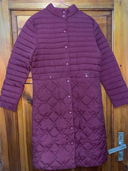 Жіночий плащ на закльопках • бордовий колір • S–M