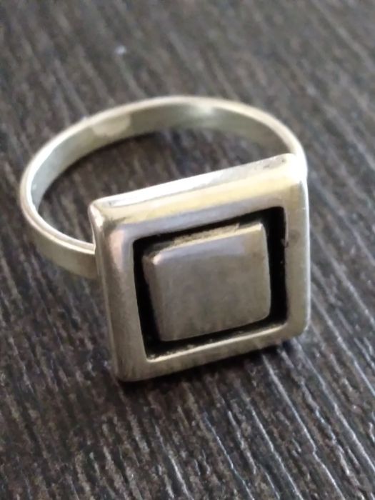 Srebrny pierścionek